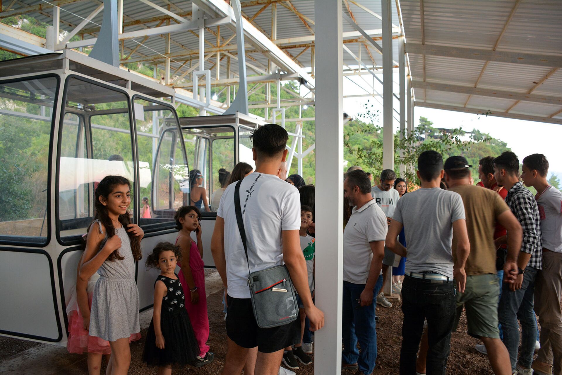 اللاذقية السورية تحتضن أول تلفريك سياحي على الحدود التركية... فيديو - سبوتنيك عربي, 1920, 19.08.2021