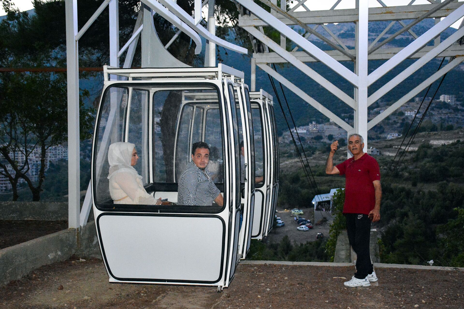 اللاذقية السورية تحتضن أول تلفريك سياحي على الحدود التركية... فيديو - سبوتنيك عربي, 1920, 19.08.2021