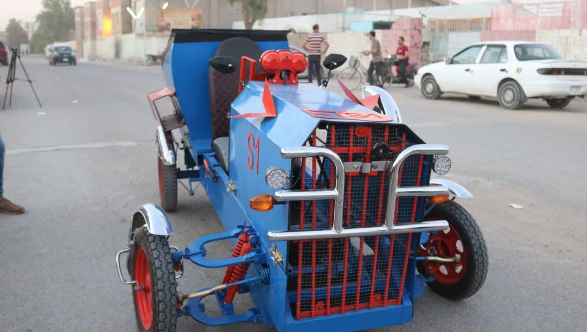 شاب يبتكر سيارة فريدة من نوعها في العراق شاب يبتكر سيارة فريدة من نوعها في العراق - سبوتنيك عربي, 1920, 25.08.2021