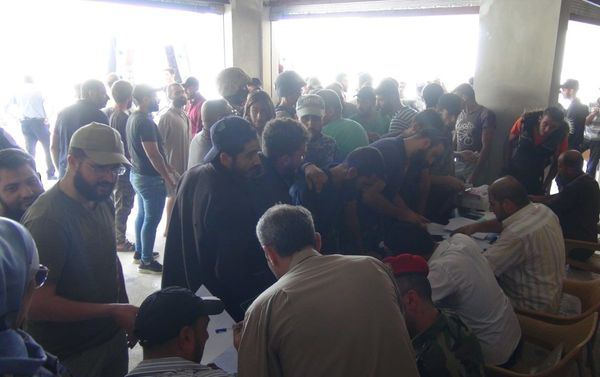 تسوية أوضاع 212 مسلحا في درعا، سوريا 1 سبتمبر 2021 تسوية أوضاع 212 مسلحا في درعا، سوريا 1 سبتمبر 2021 - سبوتنيك عربي
