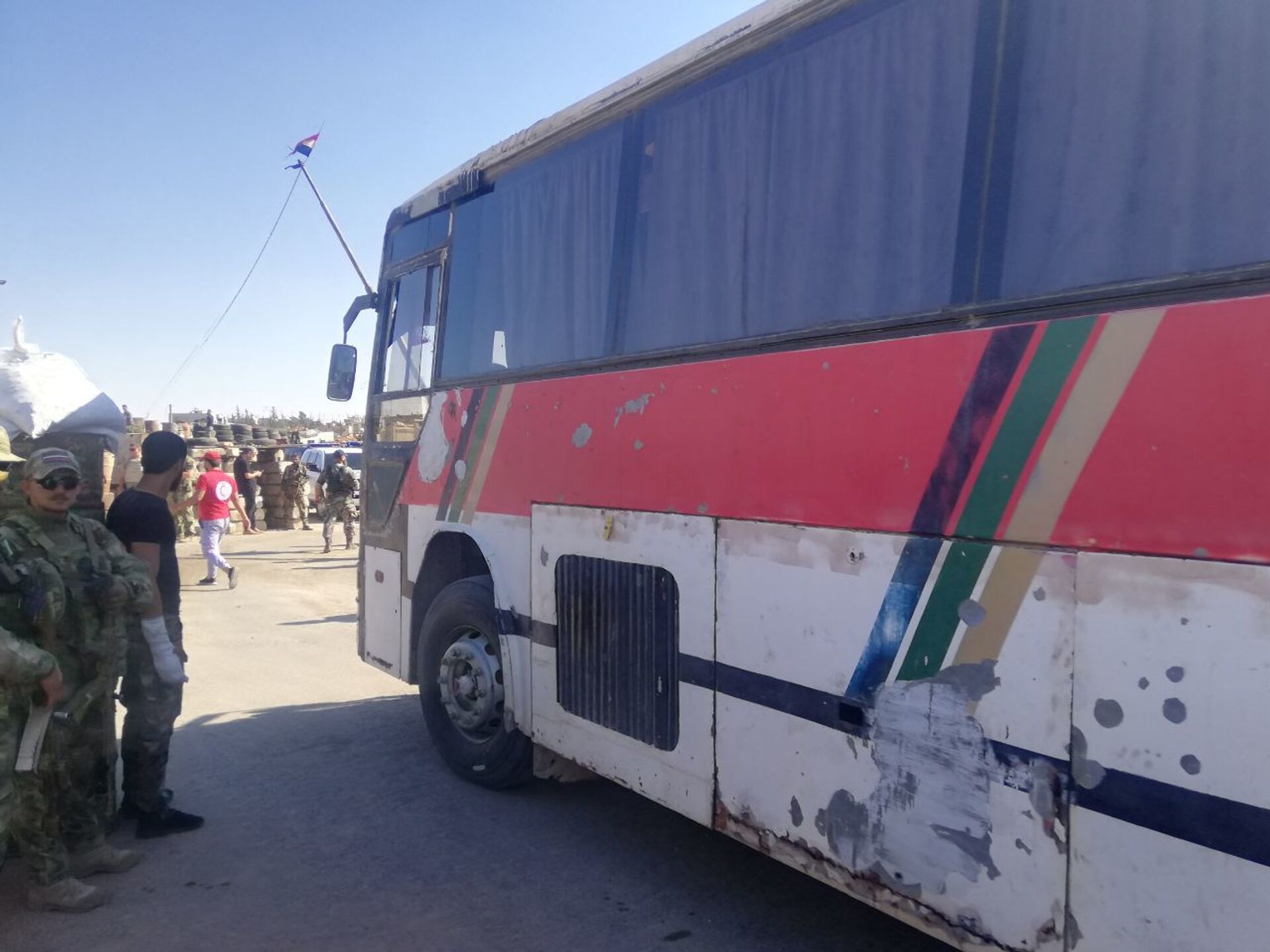 مسلحو درعا البلد يستأنفون تسليم أسلحتهم المتوسطة والخفيفة للسلطات السورية، 6 سبتمبر 2021 - سبوتنيك عربي, 1920, 23.11.2021