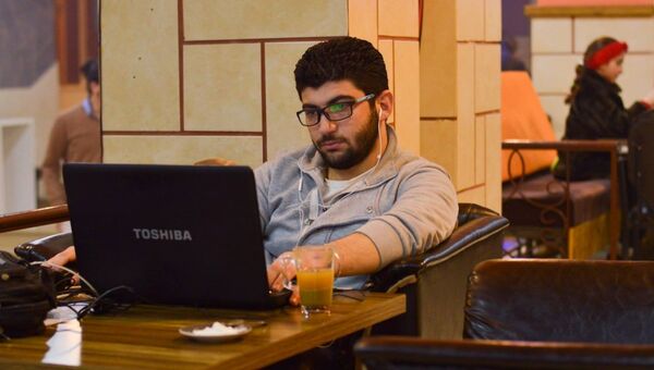 المعماري السوري قصي أبو حلا ينافس على الذهب في المسابقة الدولية للعمارة والتصميم جولدن تريزيني لعام 2021 في سان بطرسبورغ، روسيا 8 سبتمبر 2021 - سبوتنيك عربي