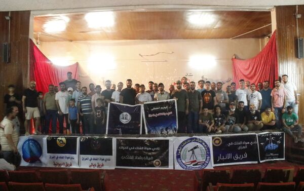 الطفل العراقي إبراهيم آل ديبس يوثق الأحداث الفلكية في سماء بغداد، العراق 8 سبتمبر 2021 - سبوتنيك عربي