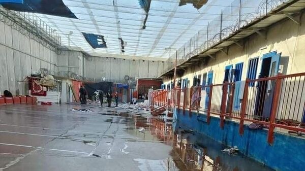 إجراءات التفتيش والنقل داخل السجون الإسرائيلية أمس - سبوتنيك عربي