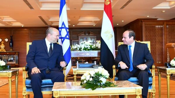 الرئيس المصري عبد الفتاح السيسي يستقبل رئيس الوزراء الإسرائيلي نفتالي بينيت في شرم الشيخ - سبوتنيك عربي