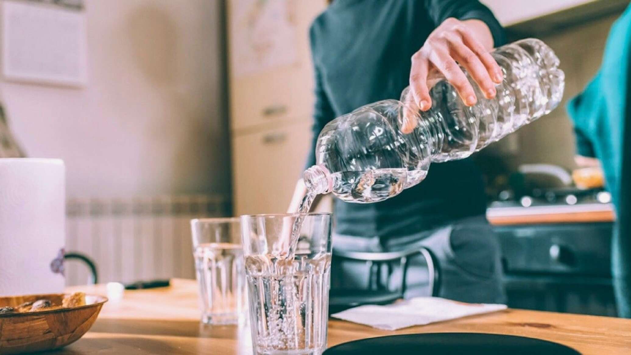 شرب كميات قليلة من الماء سبب رئيسي للإجهاد والتعب... دراسة توضح