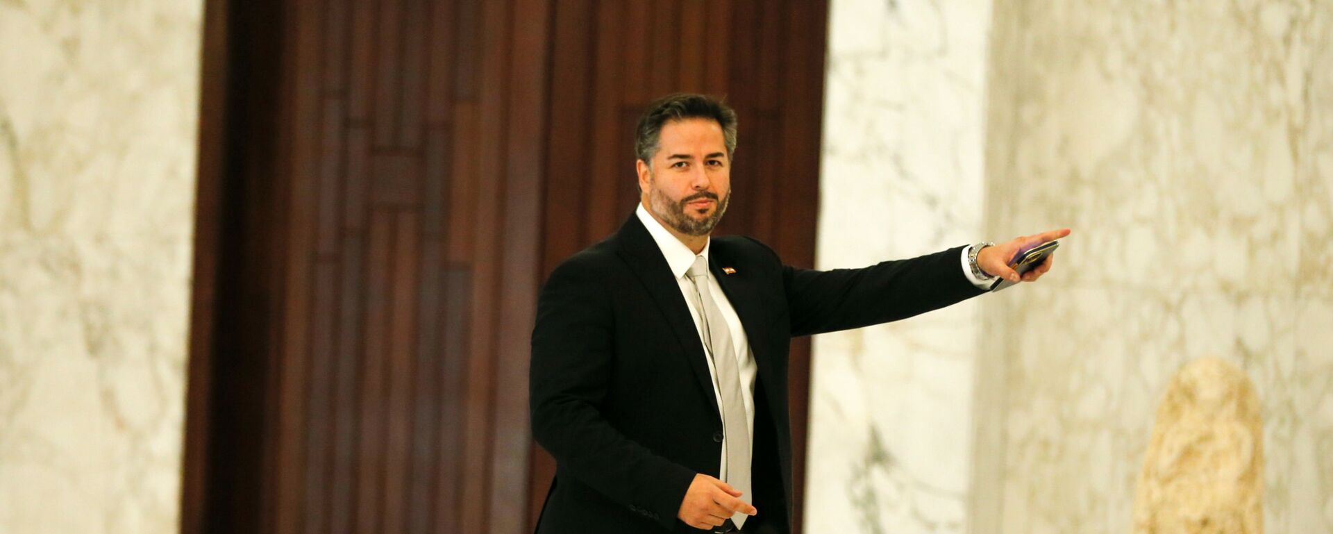 وزير الاقتصاد اللبناني أمين سلام في القصر الرئاسي، بعبدا، لبنان 13 سبتمبر 2021 - سبوتنيك عربي, 1920, 22.10.2021