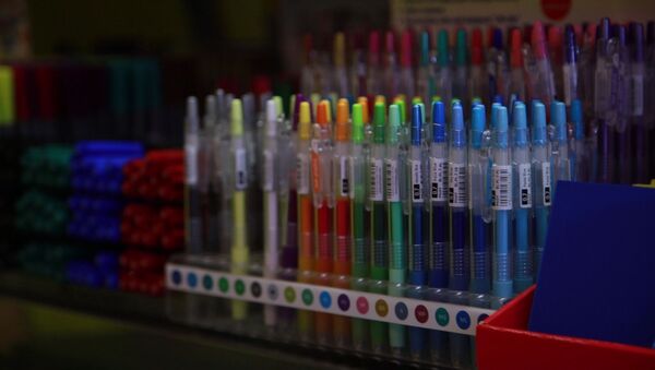 طلاب المدارس اللبنانية وأهاليهم ما بين التقشف والتخلي عن النمط الإستهلاكي - سبوتنيك عربي