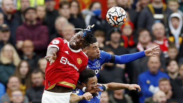 مباراة مانشستر يونايتد وإيفرتون في ملعب أولد ترافورد - سبوتنيك عربي