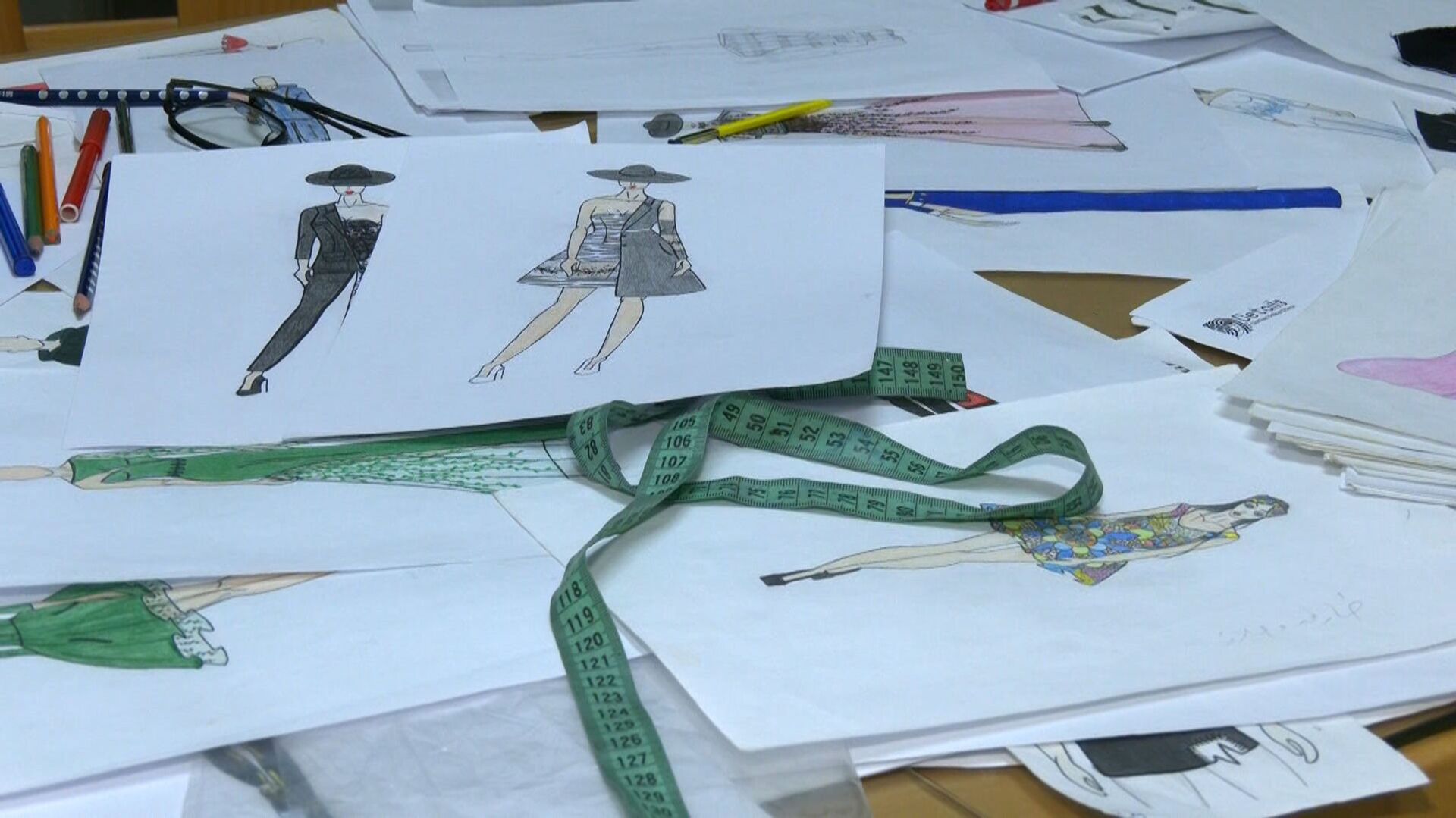 أول مصمم أزياء للرجال في قطاع غزة يتطلع للعالمية  - سبوتنيك عربي, 1920, 23.11.2021