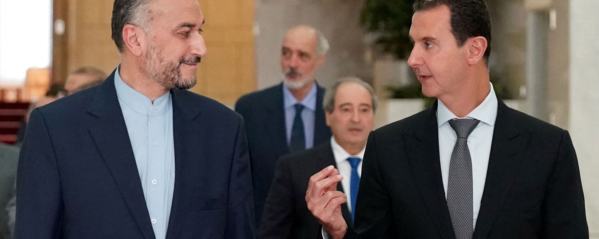 الرئيس السوري بشار الأسد مع وزير الخارجية الإيراني حسين أمير عبد اللهيان - سبوتنيك عربي, 1920, 08.04.2024
