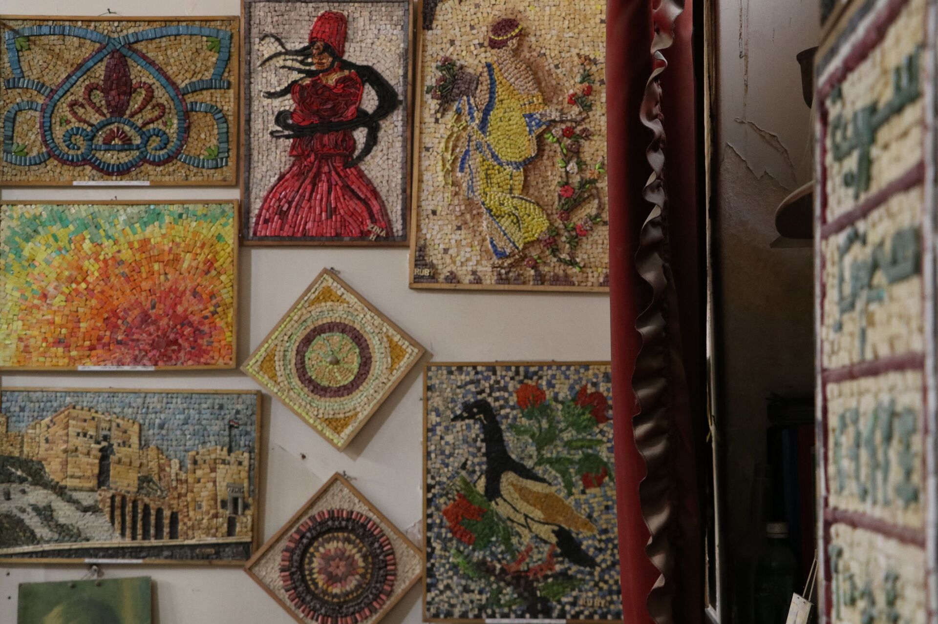 محمد خواتمي، طبيب سوري يروي حكاية بلاده بلوحات فسيفسائية - سبوتنيك عربي, 1920, 23.11.2021