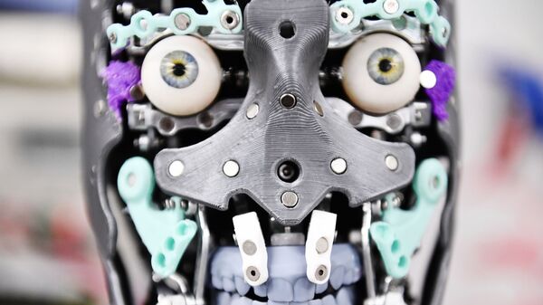 تصنيع وتجميع روبوت بشري من نوع Robo-C في ورشة شركة بروموبوت (Promobot) في بيرم، روسيا. 15 أكتوبر 2021 - سبوتنيك عربي