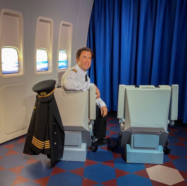 تمثال شمعي للممثل الأمريكي الشهير جون ترافولتا، في افتتاح متحف مدام توسو دبي، الإمارات العربية المتحدة، 13 أكتوبر 2021 - سبوتنيك عربي