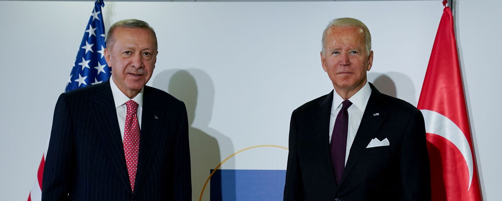 الرئيس الأمريكي جو بايدن والرئيس التركي رجب طيب أردوغان في اجتماع ثنائي على هامش قمة قادة مجموعة العشرين في روما، إيطاليا، 31 أكتوبر / تشرين الأول 2021 - سبوتنيك عربي, 1920, 10.03.2022