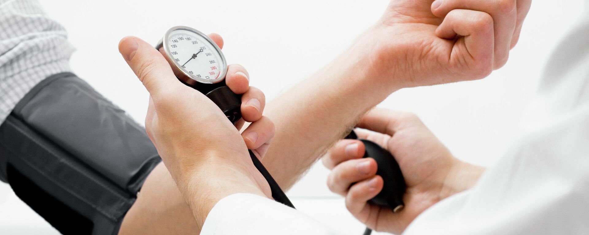 قياس ضغط الدم - سبوتنيك عربي, 1920, 29.12.2021