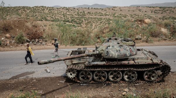 دبابة مدمرة في ميكيلي عاصمة إقليم تيغراي، شمالي إثيوبيا - سبوتنيك عربي