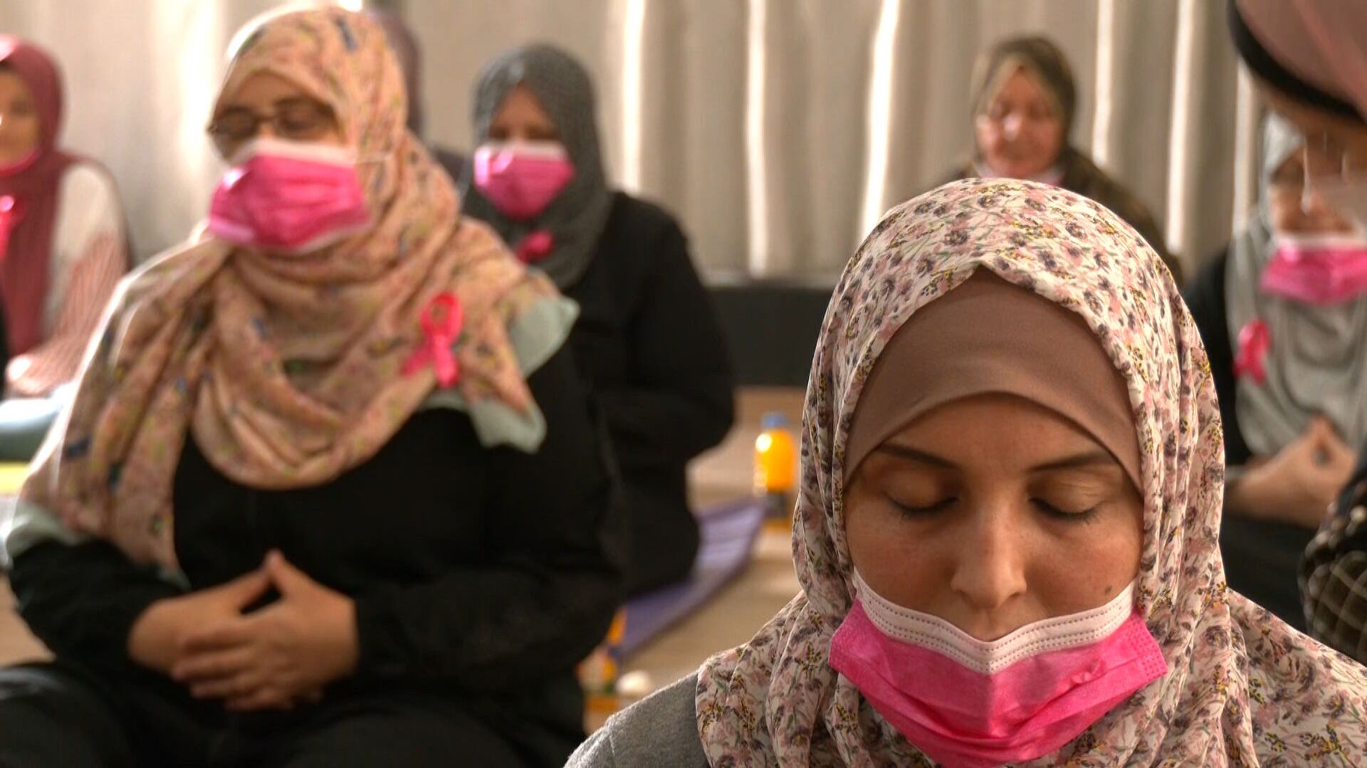 اليوغا تساعد مريضات السرطان وناجيات في غزة من التغلب على أوجاعهن  - سبوتنيك عربي, 1920, 23.11.2021