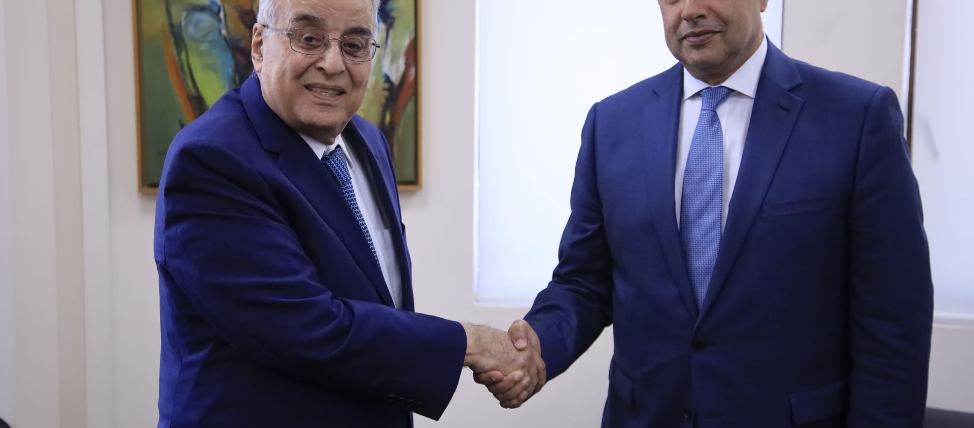 الأمين العام المساعد لجامعة الدول العربية، حسام زكي، يلتقي مع وزير الخارجية اللبناني عبد الله بو حبيب، بيروت، لبنان 8 نوفمبر 2021 - سبوتنيك عربي, 1920, 08.11.2021