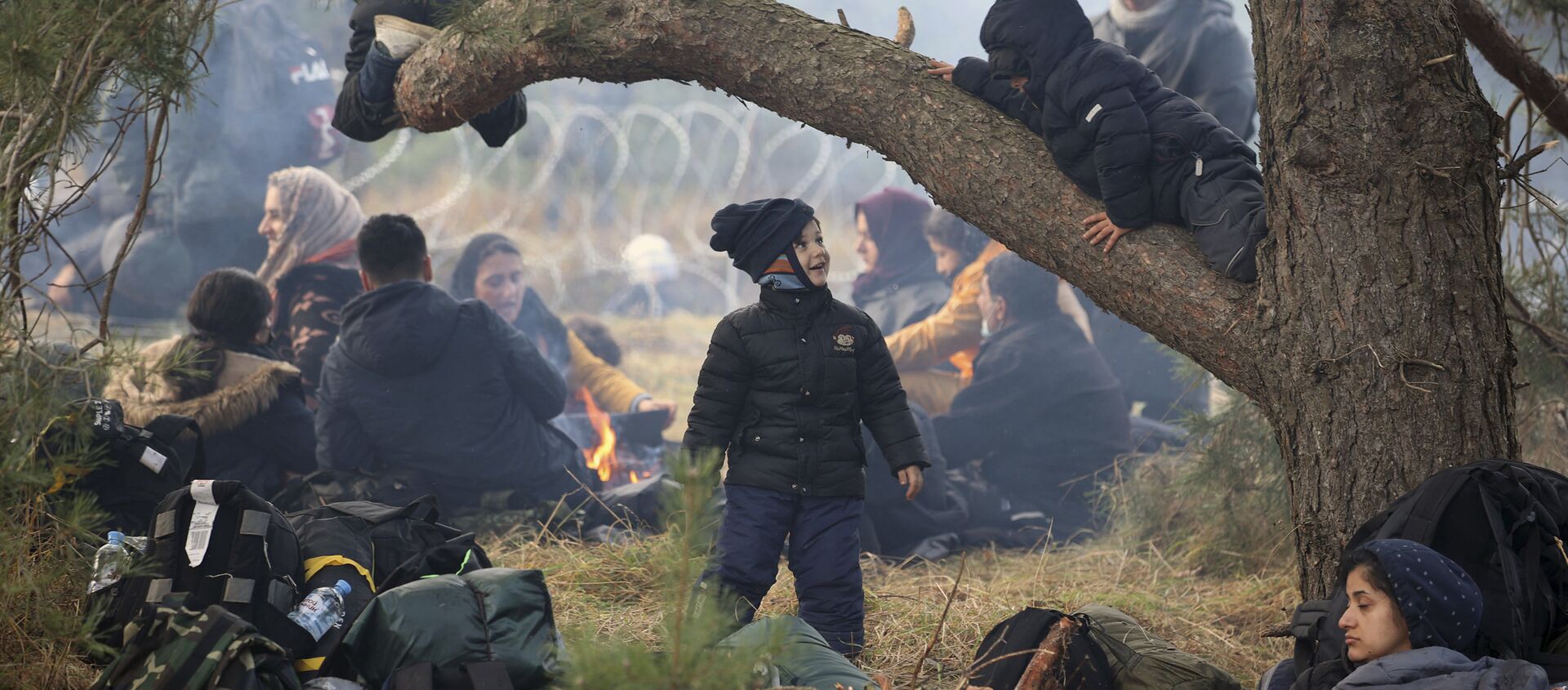 وضع المهاجرين على الحدود بين بيلاروسيا و بولندا، 8 نوفمبر 2021 - سبوتنيك عربي, 1920, 12.11.2021