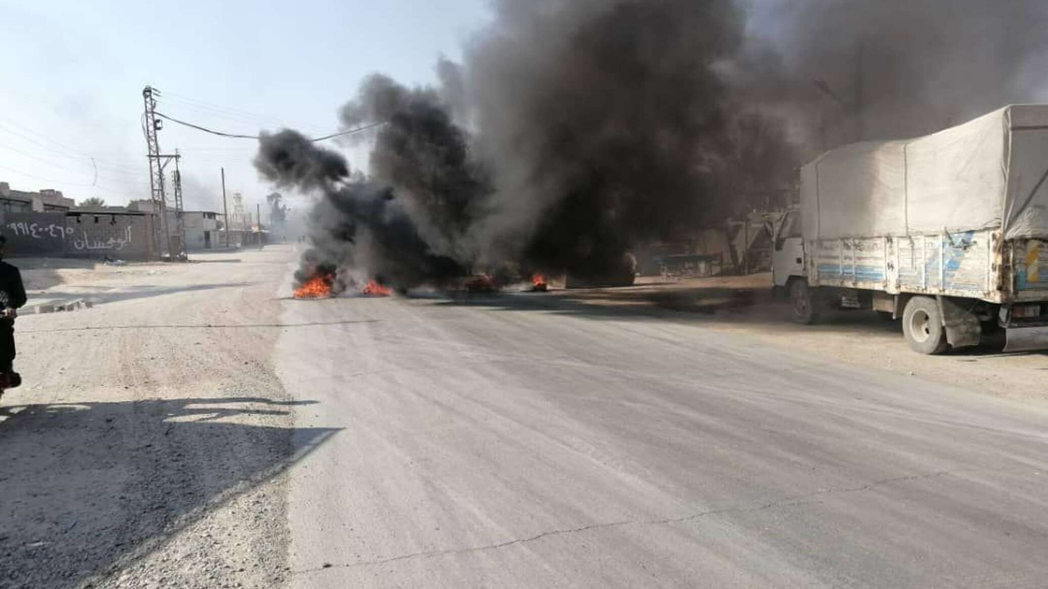 مراسل "سبوتنيك": عدوان أمريكي يستهدف مواقع تابعة للقوات الرديفة للجيش السوري في ريف دير الزور