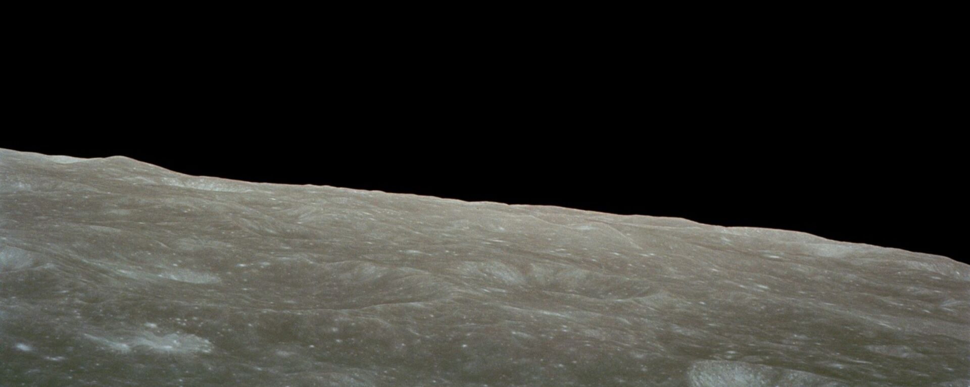 صورة للأرض من القمر  - سبوتنيك عربي, 1920, 05.12.2021