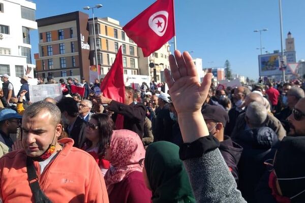 مسيرة احتجاجية ضد إجراءات الرئيس التونسي قيس سعيد مسيرة احتجاجية ضد إجراءات الرئيس التونسي قيس سعيد - سبوتنيك عربي