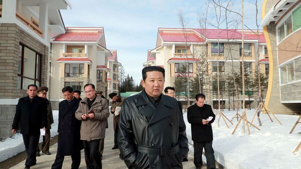 عيم كوريا الشمالية كيم جونغ-أون يزور مدينة سامجييون الشمالية الغربية، بالقرب من الحدود مع الصين - سبوتنيك عربي