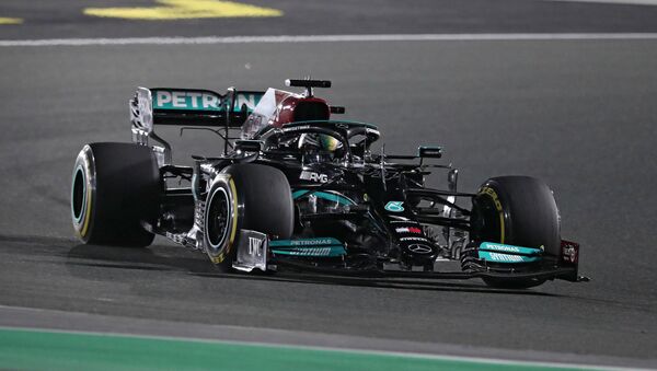 البريطاني لويس هاميلتون يفوز بسباق قطر لفورمولا 1 مع مرسيدس - سبوتنيك عربي