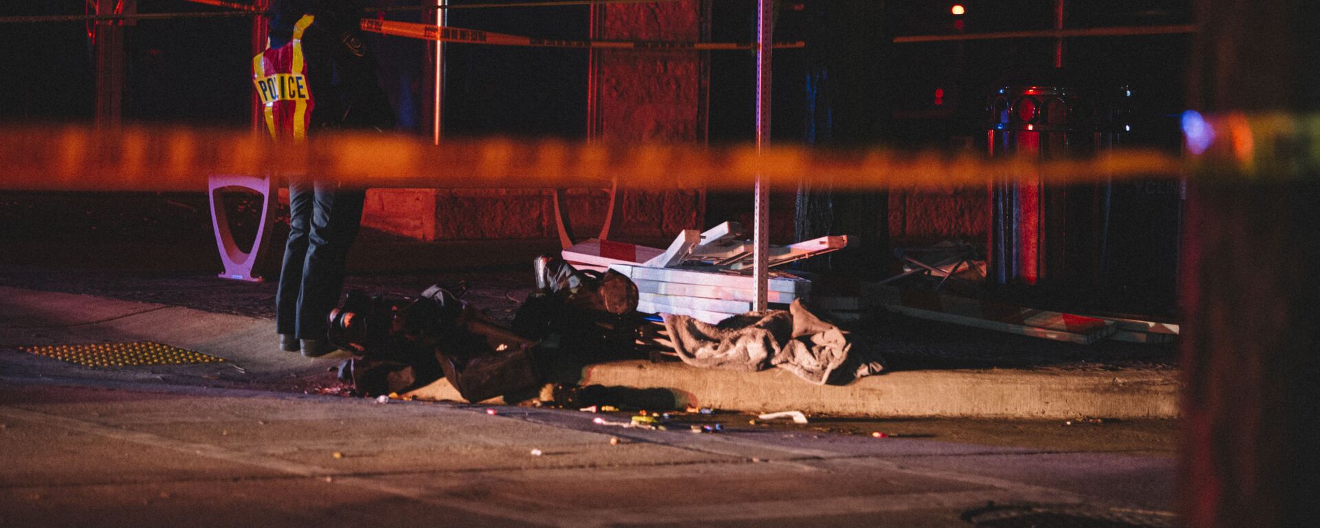 حادث دهس، حيث اقتحمت سيارة أحد عروض عيد الميلاد في واوكيشا في ولاية ويسكونسن، الولايات المتحدة 21 نوفمبر 2021 - سبوتنيك عربي, 1920, 10.12.2021