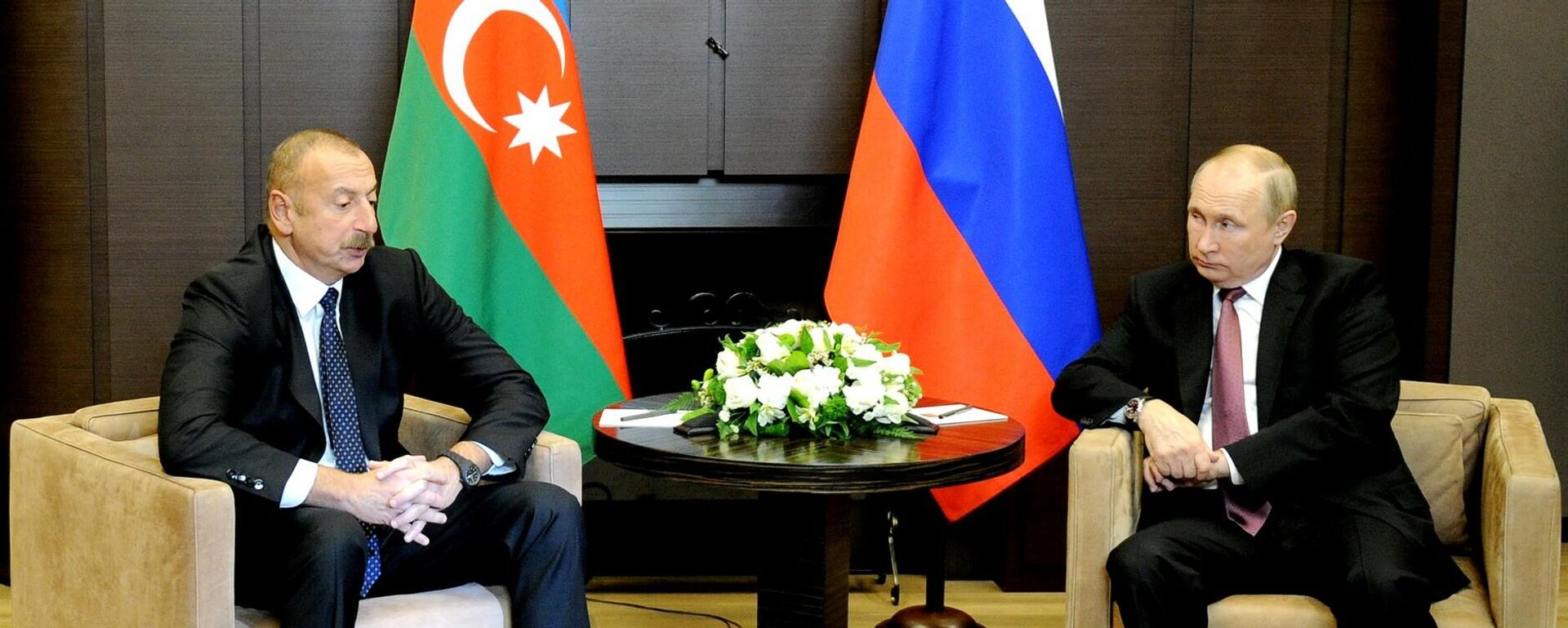 الرئيس الروسي فلاديمير بوتين مع الرئيس الأذربيجاني إلهام علييف في سوتشي الروسية - سبوتنيك عربي, 1920, 21.09.2023