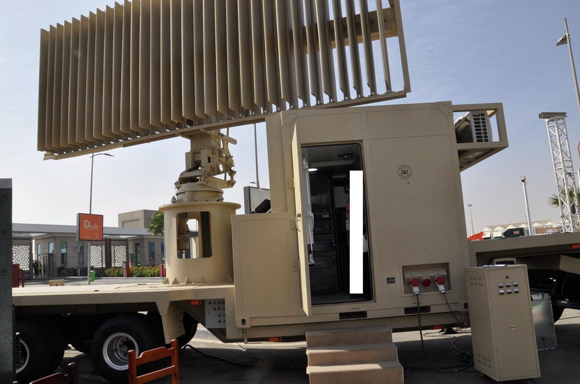 رادار إيسر - 32 بي المصري، في إيديكس 2021 - سبوتنيك عربي, 1920, 03.12.2021