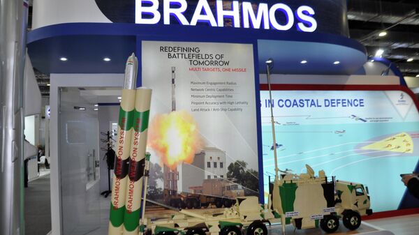 صواريخ براموس الهندية المشاركة في معرض الصناعات الدفاعية في مصر إيديكس 2021 - سبوتنيك عربي