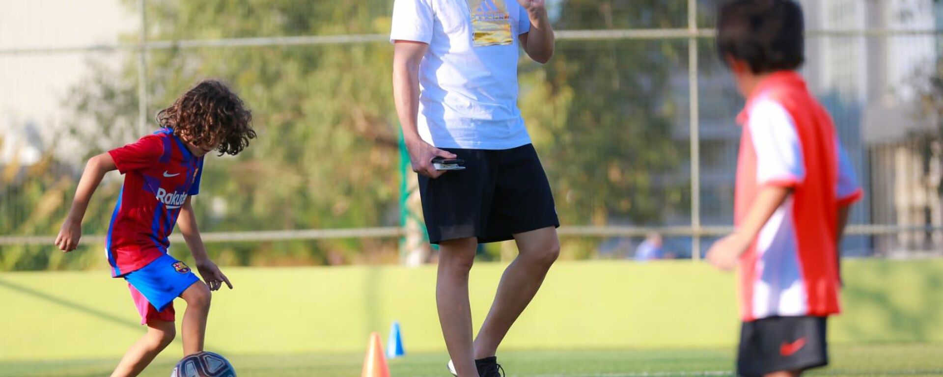 أكاديمية كروية تعلن عن مبادرة فريدة من نوعها بعد تفاقم الأزمة الاقتصادية في لبنان - سبوتنيك عربي, 1920, 08.12.2021