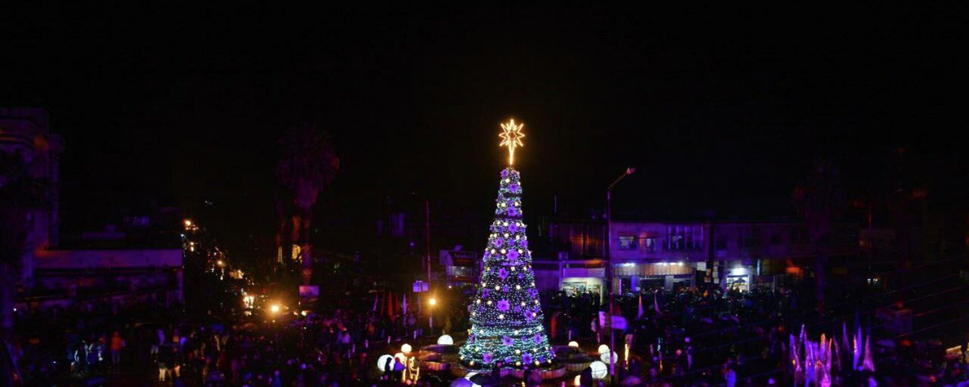 إضاءة شجرة الميلاد في السقيلبية وسط سوريا - سبوتنيك عربي, 1920, 10.12.2021
