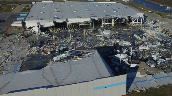 موقع انهيار سقف في مخزن لشركة أمازون بالقرب من سانت لويس بالولايات المتحدة 11 ديسمبر 2021
 - سبوتنيك عربي