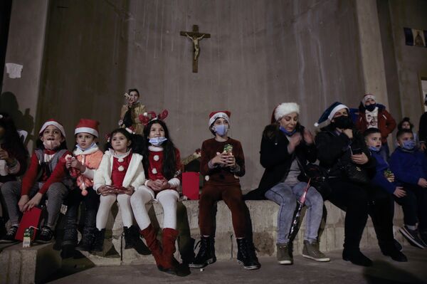 مبادرات إحياء العيد لمساعدة ودعم وإدخال الفرحة على قلوب الأطفال وأهاليهم، لبنان - سبوتنيك عربي