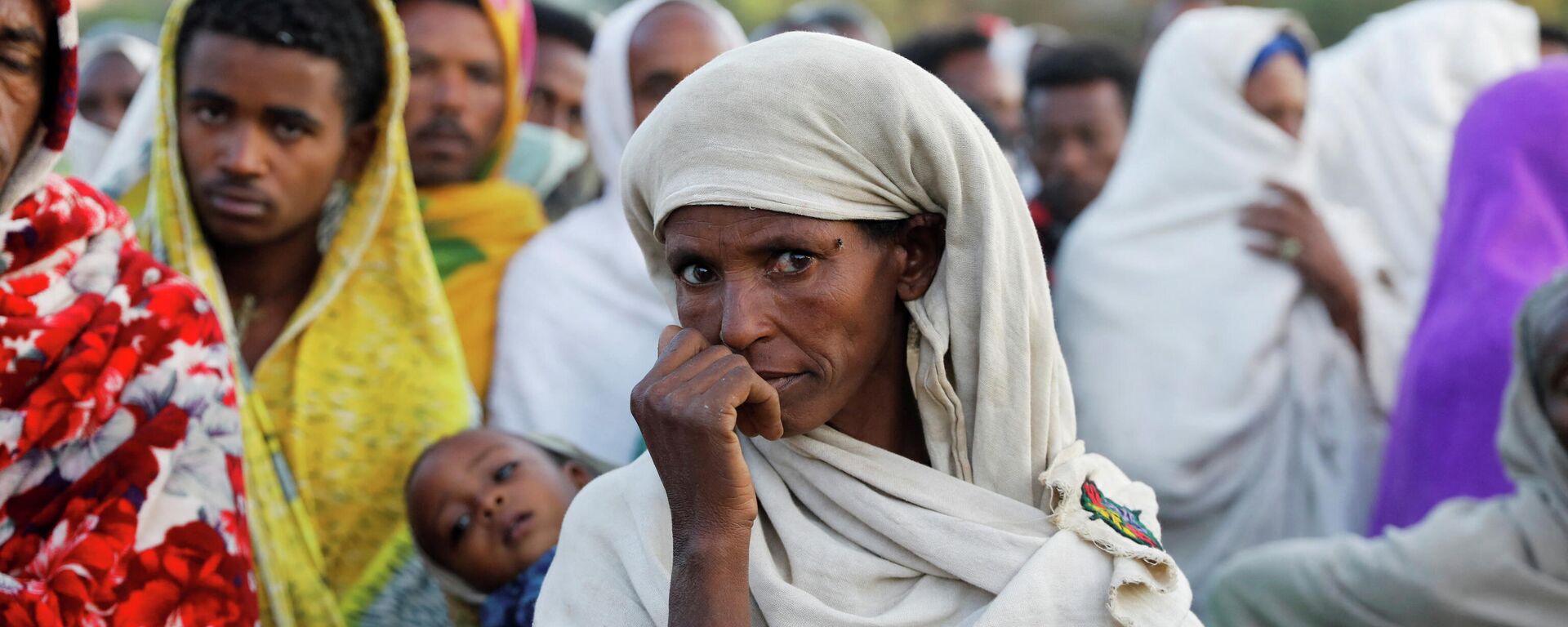 نازحون ينتظرون مساعدات إنسانية، تضرروا التصعيد العسكري بين قوات الجيش الإثيوبي وقوات جبهة تيغراي، 15 مارس 2021 - سبوتنيك عربي, 1920, 18.03.2022