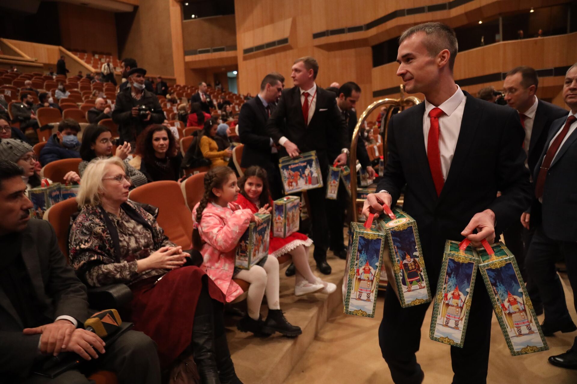 الهيئتان الوزاريتان التنسيقيتان السورية الروسية الاجتماع المشترك حول عودة المهجرين  - سبوتنيك عربي, 1920, 23.12.2021