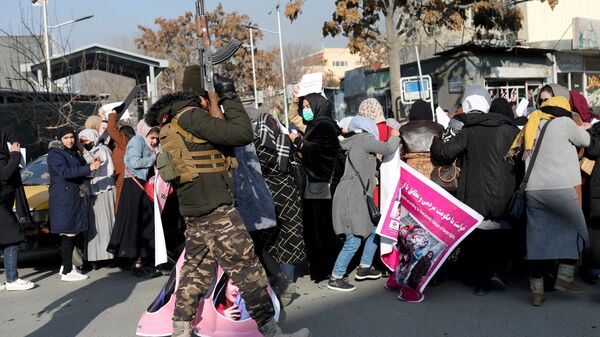 مظاهراتت النساء الأفغانيات في كابول ضد قيود طالبان لحقوقهن، أفغانستان 28 ديسمبر 2021 - سبوتنيك عربي