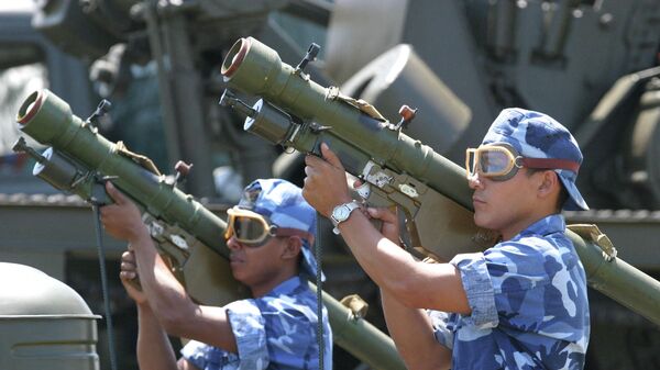 جنود يتدربون على استخدام صواريخ الدفاع الجوي المحمولة على الكتف سام - 7 في نيكاراجوا - سبوتنيك عربي