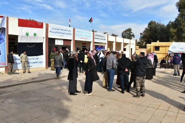 25 ألفا يسلمون أنفسهم للجيش السوري بينهم مئات المسلحين الموالين للجيش الأمريكي - سبوتنيك عربي