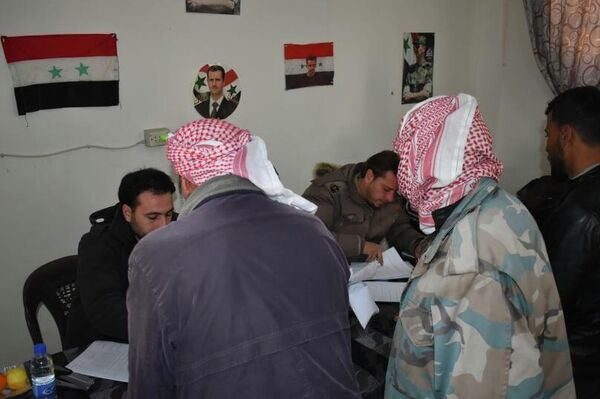 25 ألفا يسلمون أنفسهم للجيش السوري بينهم مئات المسلحين الموالين للجيش الأمريكي - سبوتنيك عربي