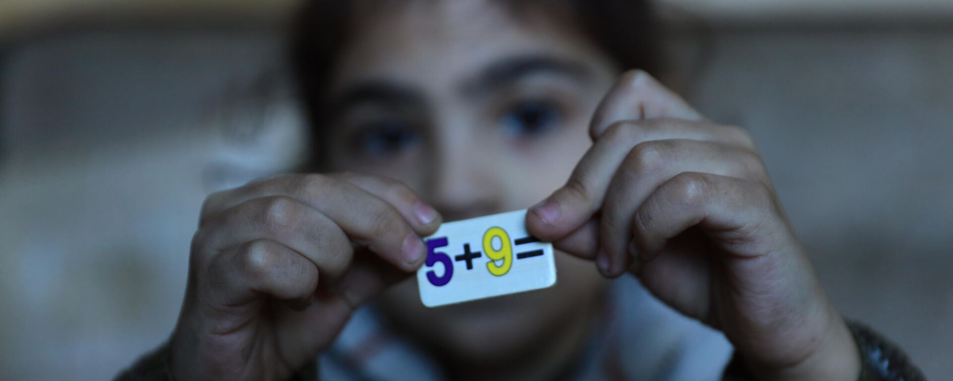 ساري طفل التوحد.. حفظ القرآن في الثانية وخطف القلوب بعبقريته اللغوية - سبوتنيك عربي, 1920, 07.01.2022