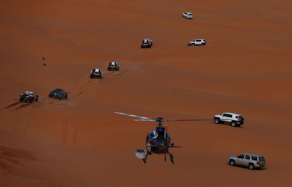 نظرة عامة على المتسابقين أثناء اللعب خلال المرحلة السادسة من رالي داكار 2022، الرياض، المملكة العربية السعودية، 7 يناير 2022 - سبوتنيك عربي