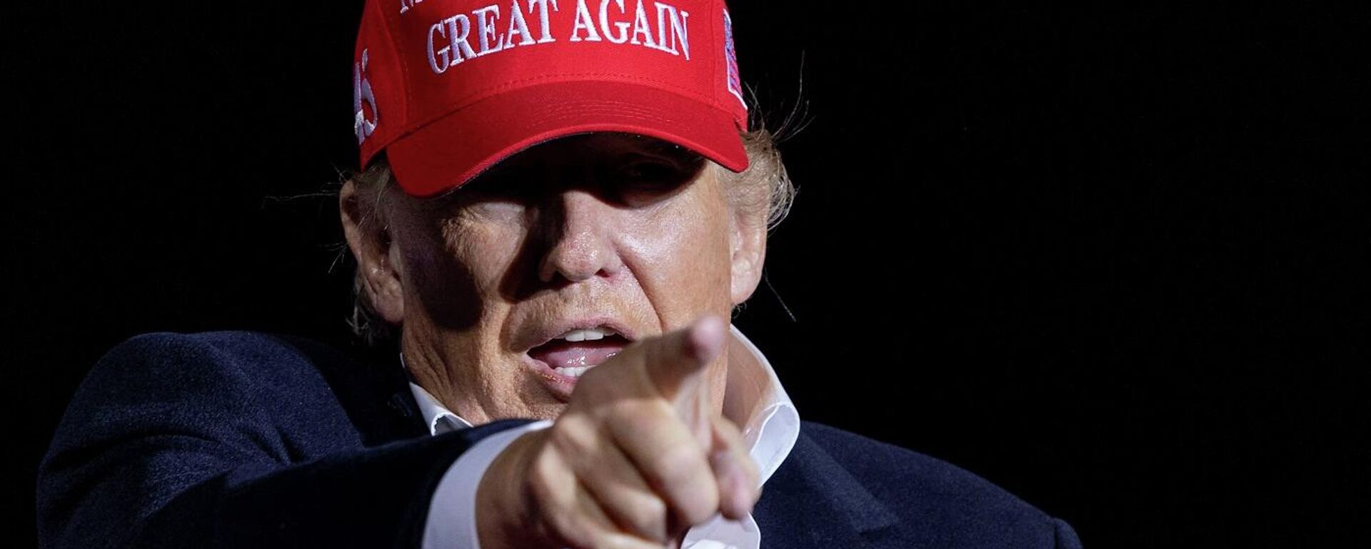 الرئيس الأمريكي، دونالد ترامب، خلال تجمع لأنصاره ومؤيديه في ولاية أريزونا، 15 يناير/ كانون الثاني 2022 - سبوتنيك عربي, 1920, 16.01.2022