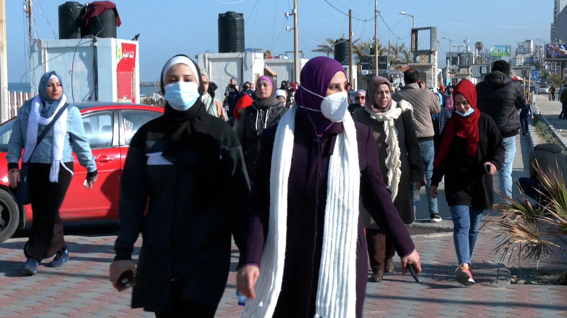 مئات النساء يشاركن في رياضة المشي للتوعية بالرياضة النسائية في مدينة غزة، قطاع غزة، فلسطين - سبوتنيك عربي, 1920, 03.02.2022