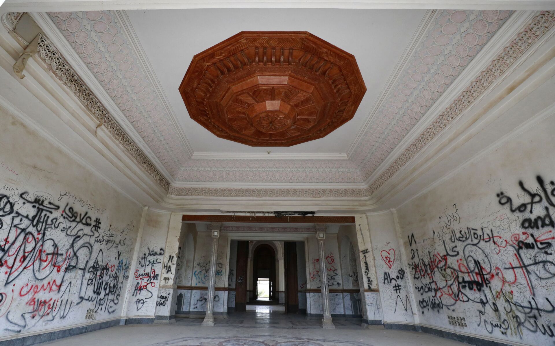 صورة تظهر أحد قصور الرئيس العراقي السابق صدام حسين في منتجع بابل السياحي بمحافظة بابل وسط العراق، 17 يناير 2022. - سبوتنيك عربي, 1920, 03.02.2022