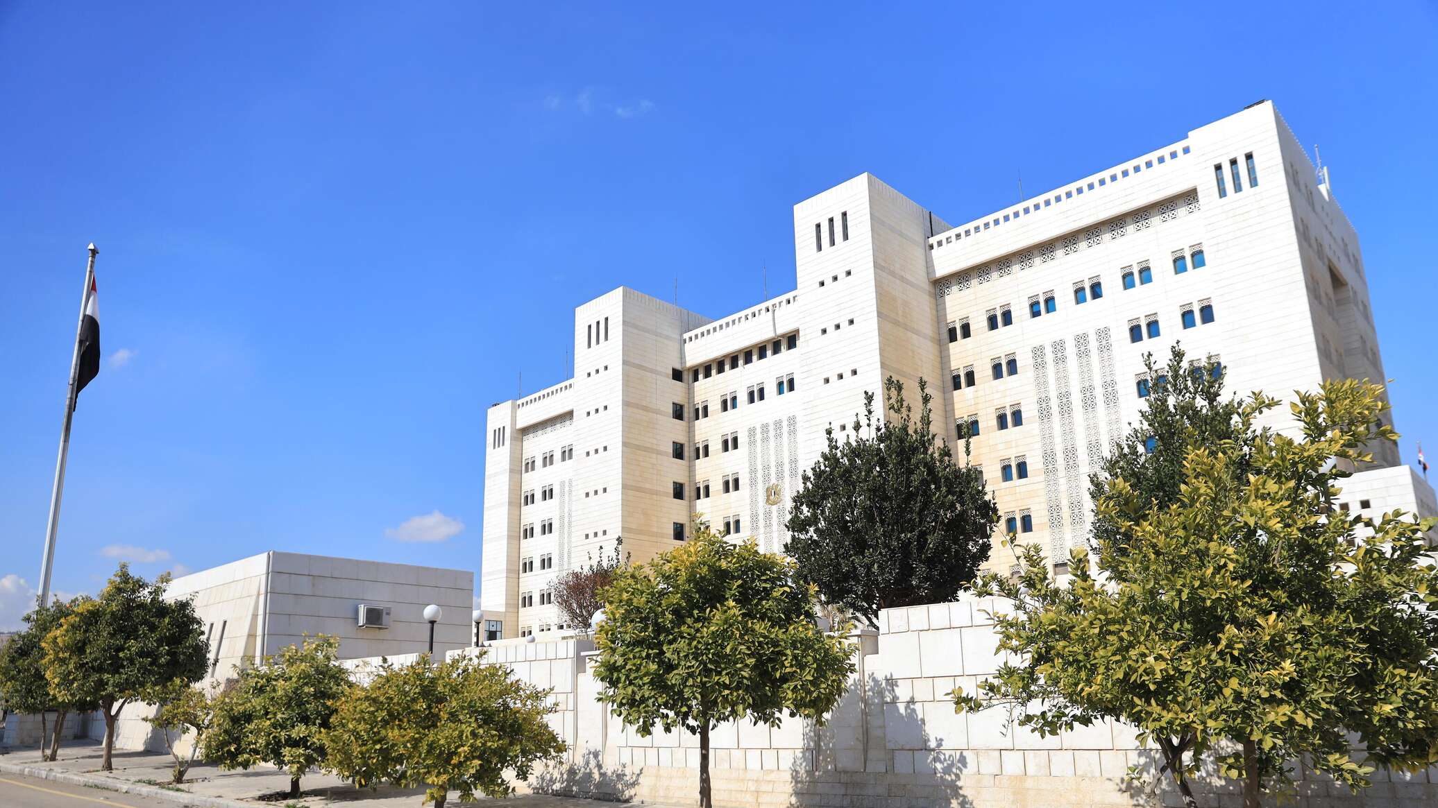 مصدر مسؤول في وزارة الخارجية لـ سانا: لا صحة لما نشرته وكالات غربية عن القواعد الأمريكية في سوريا