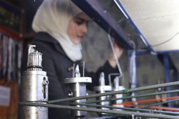 شابة سورية تحول مشروع تخرجها إلى مصنع صغير - سبوتنيك عربي